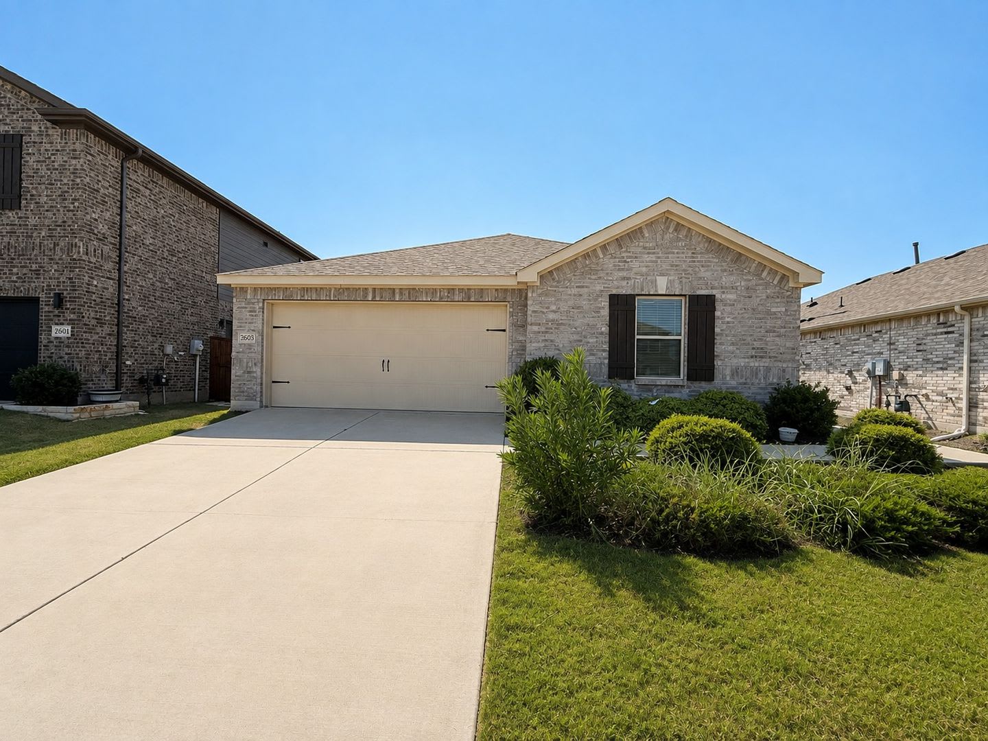 Gorgeous 4 Bedroom Home in the Winn Ridge Community of Aubrey! – photo 1