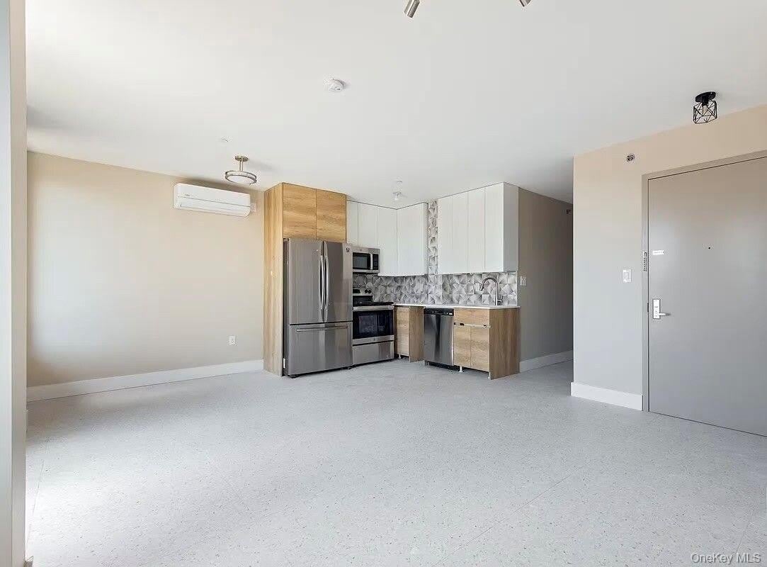 1669 E 19TH Street – photo 2