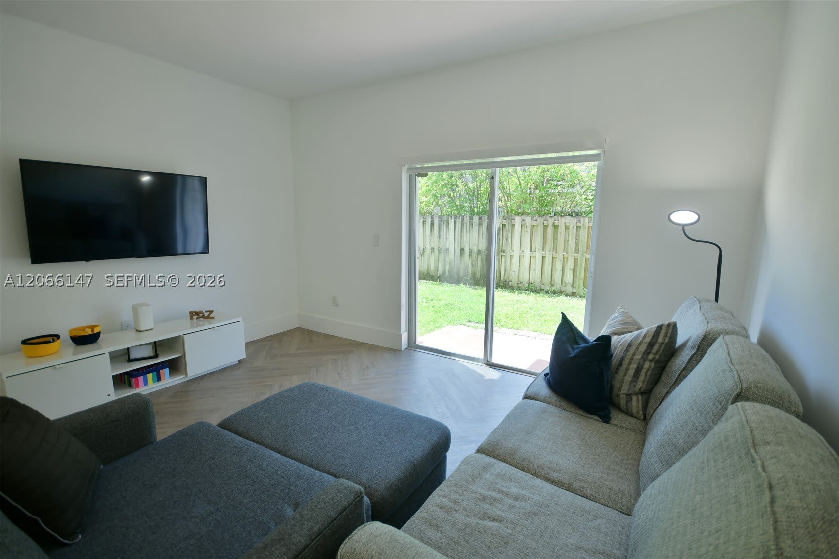 10026 Hammocks Blvd – photo 2