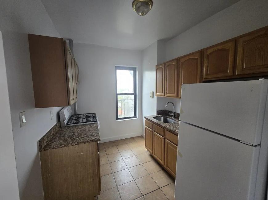 1841 Mohegan Avenue – photo 4