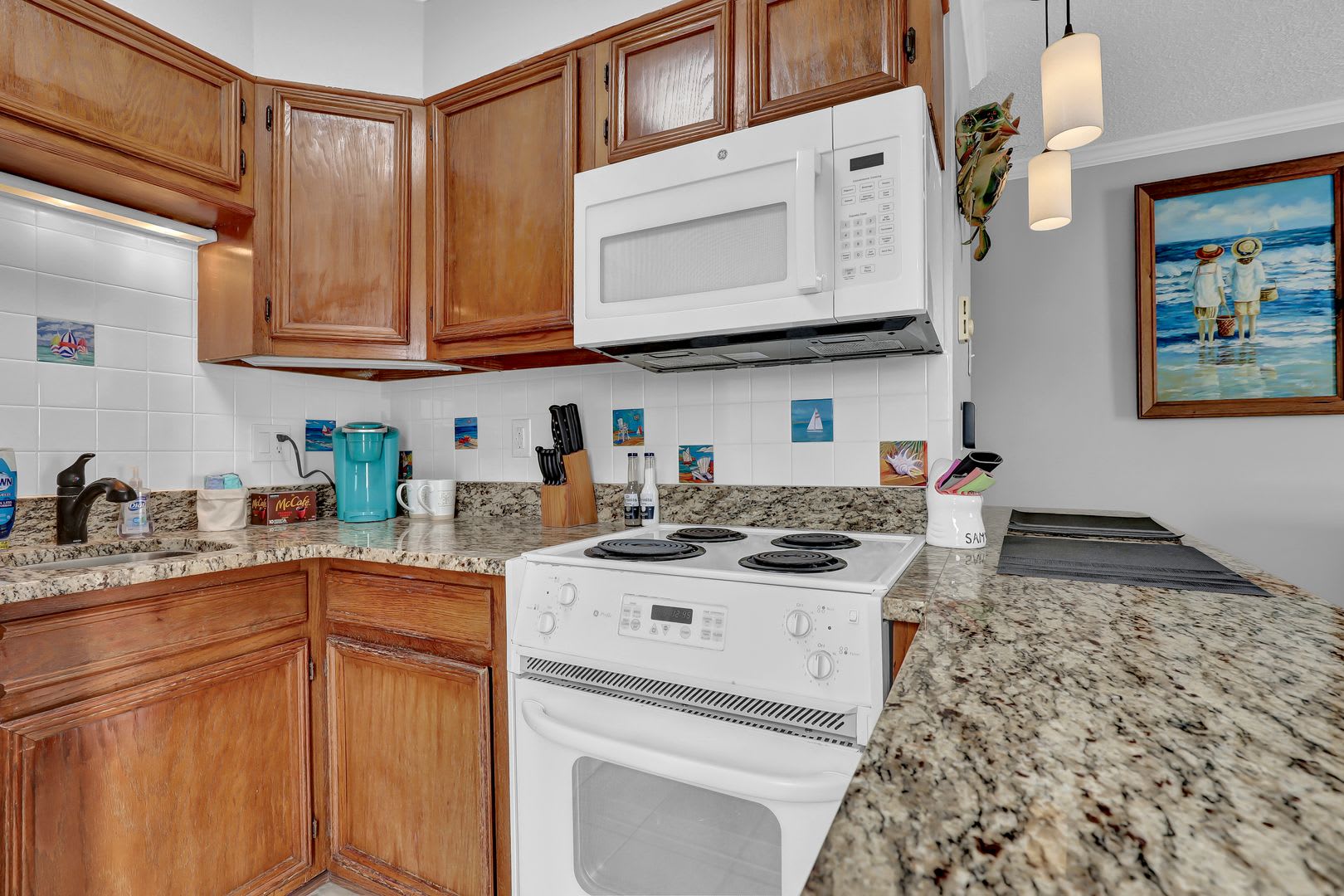 Captain's Quarters – Oceanfront Condo – photo 4