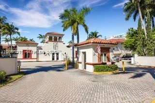6709 N Kendall Dr – photo 2