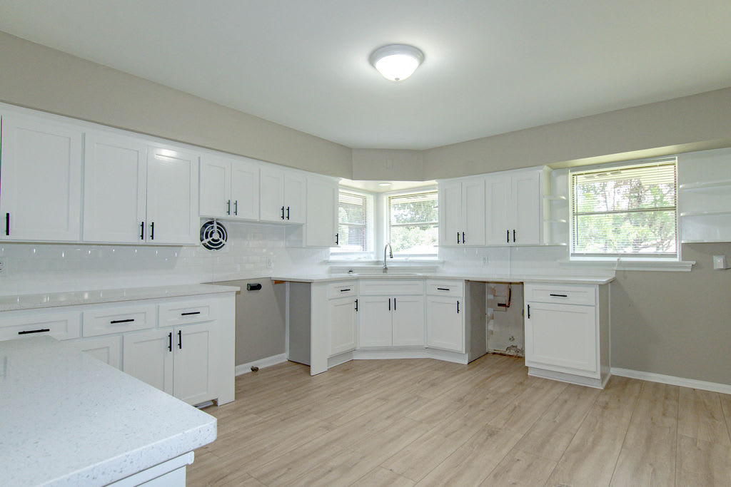 511 Pinehill Road – photo 4