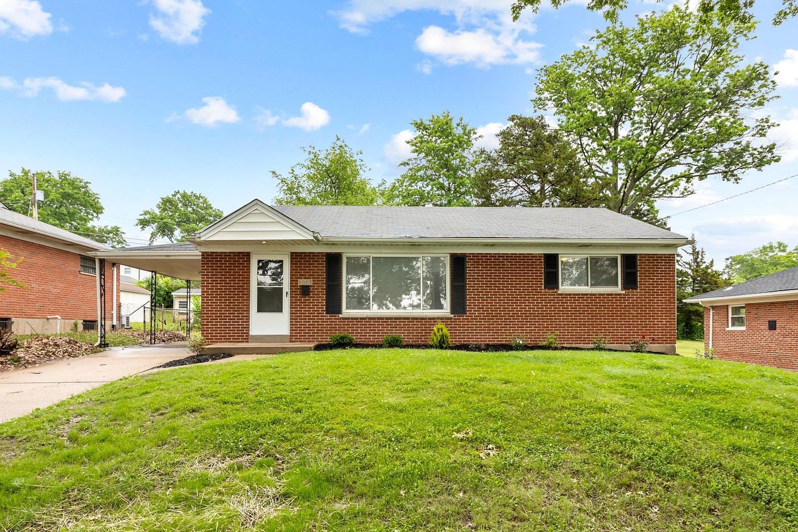 Updated University City Gem – 3 Bedrooms, 2 Bathrooms – photo 1