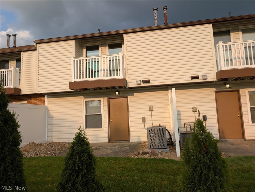 1563 Whitehall Boulevard – photo 3