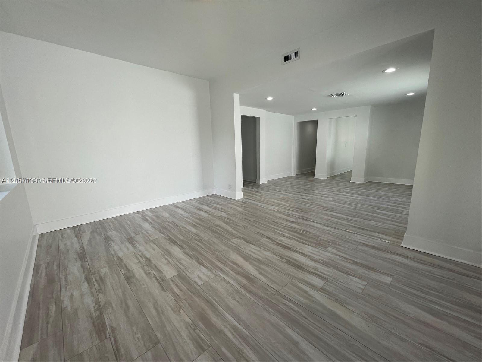 1522 Southwest 10Th Street – photo 4