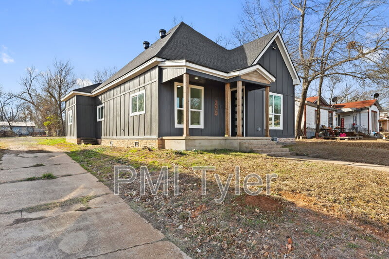 1279 Bonham Street – photo 2