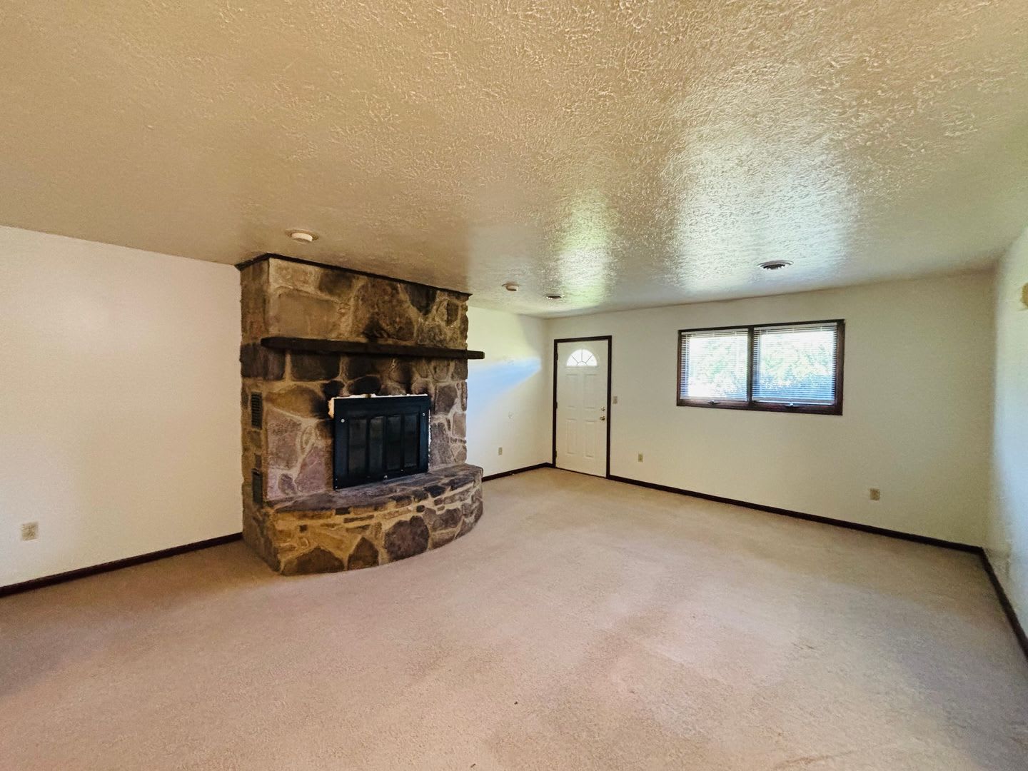 2 Bedroom, 1 Bath Duplex – photo 4