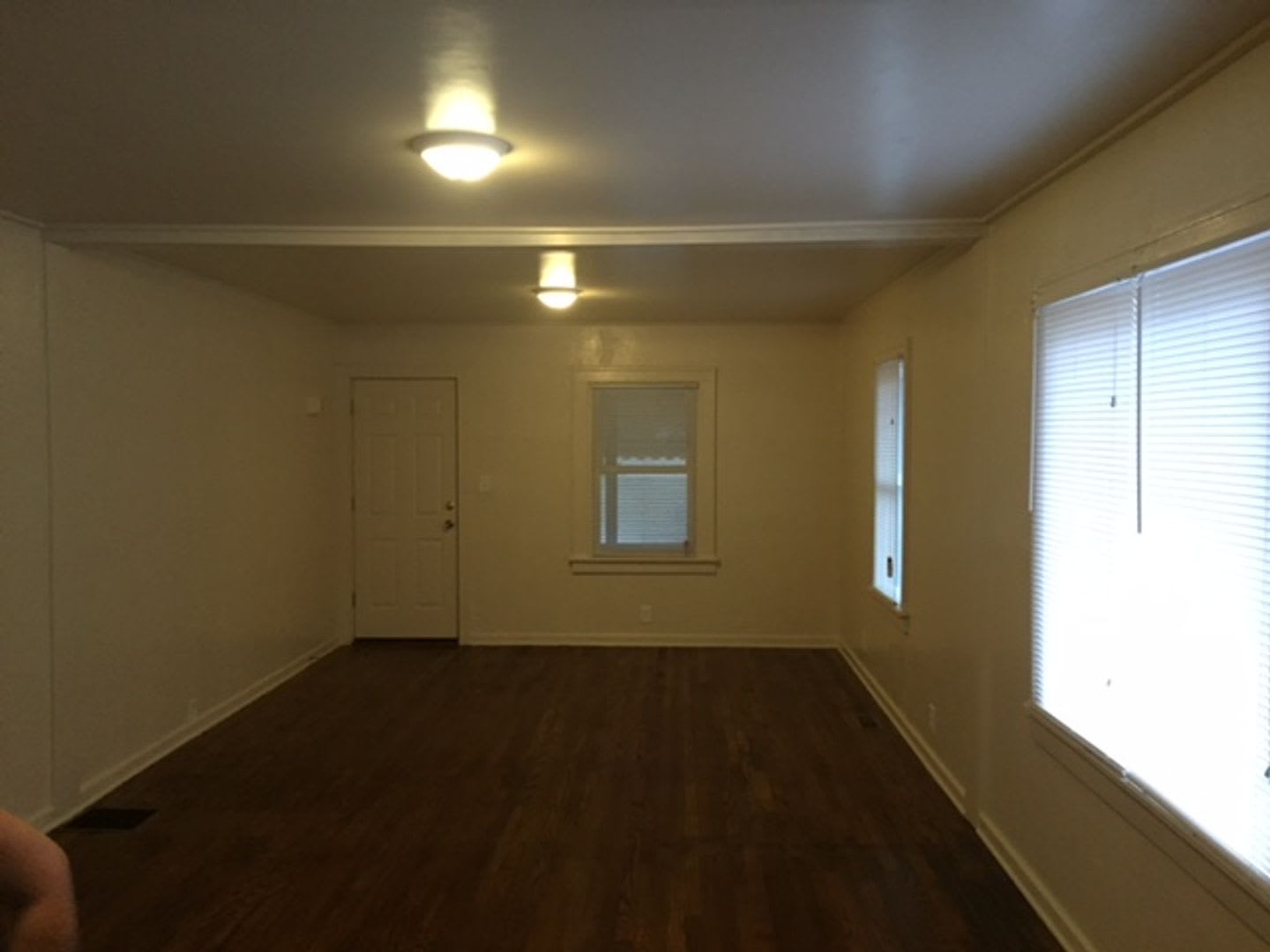 $860.00 2 bedroom, 1 bath with a garage located in Burton – photo 4