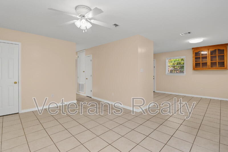 1285 Kensington Drive – photo 5