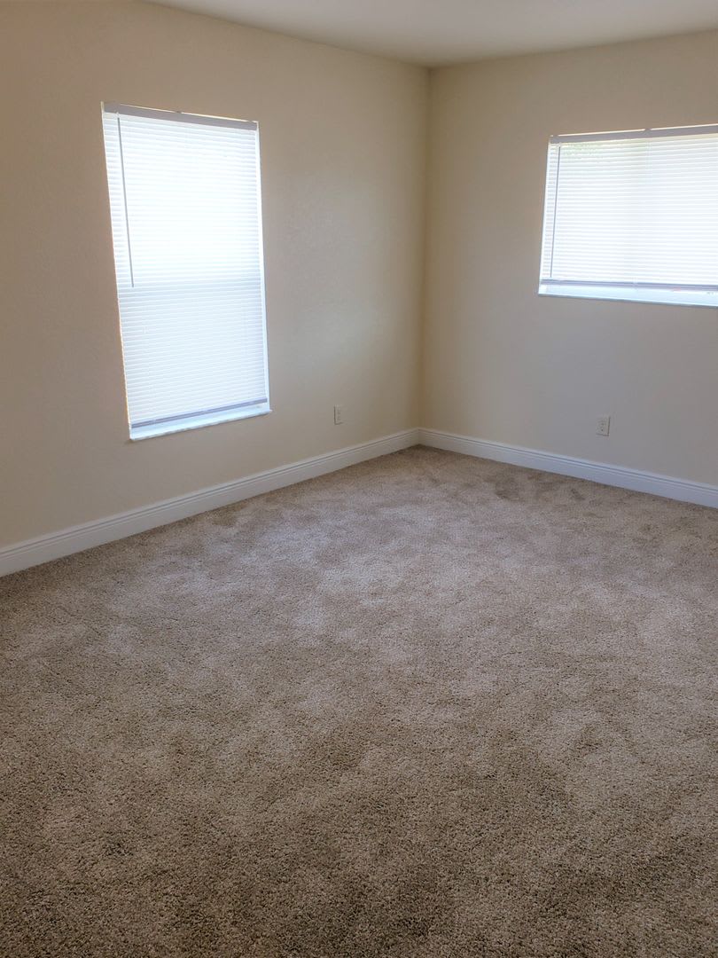 Beautiful 3/2 Townhome in Lakeside!!!! – photo 5