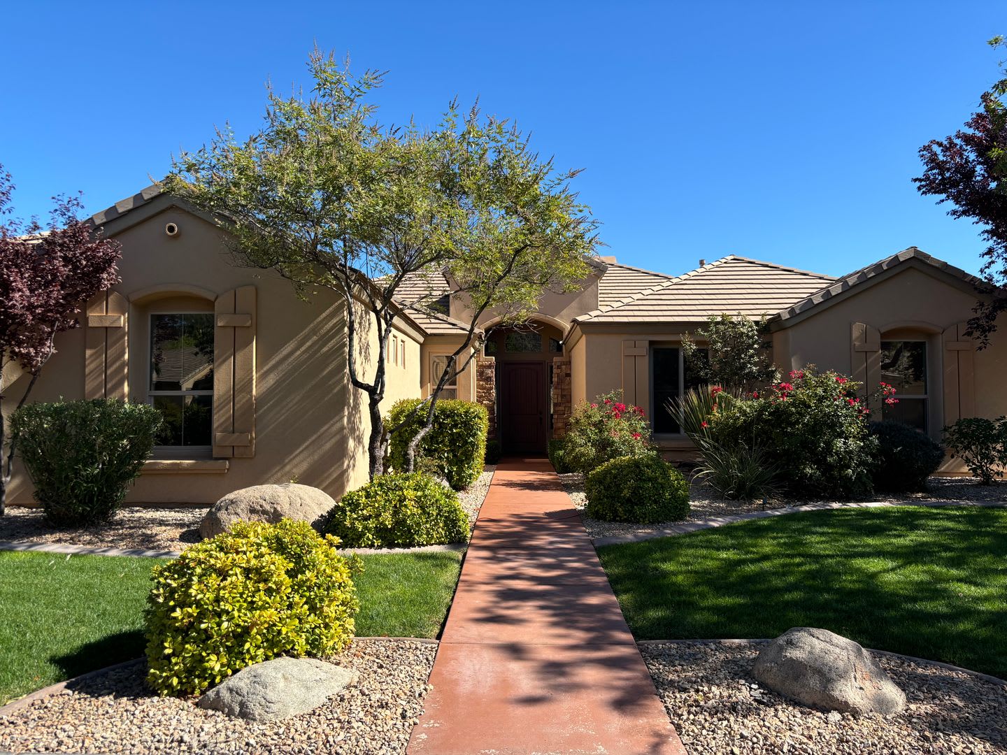 Short term lease! Coral Canyon on Golf Course with POOL- FURNISHED & PARTIALLY FURISNHED OPTION – photo 1