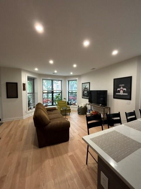715 West Aldine Ave. – photo 3