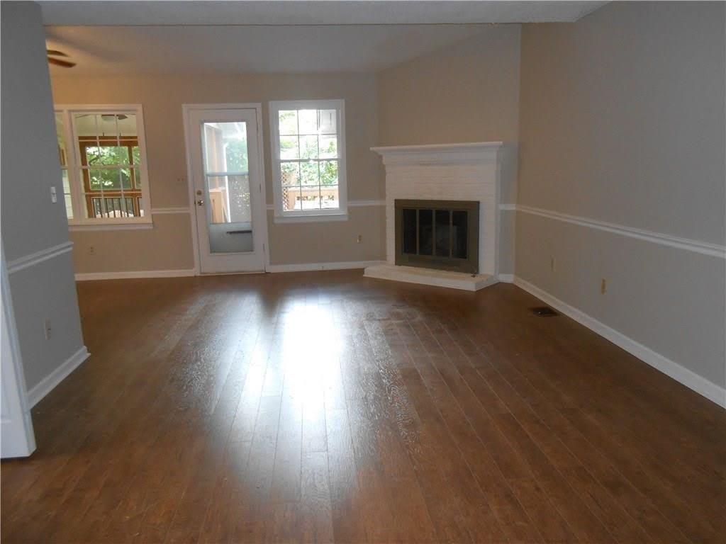 1135 Country Club Place NW – photo 3