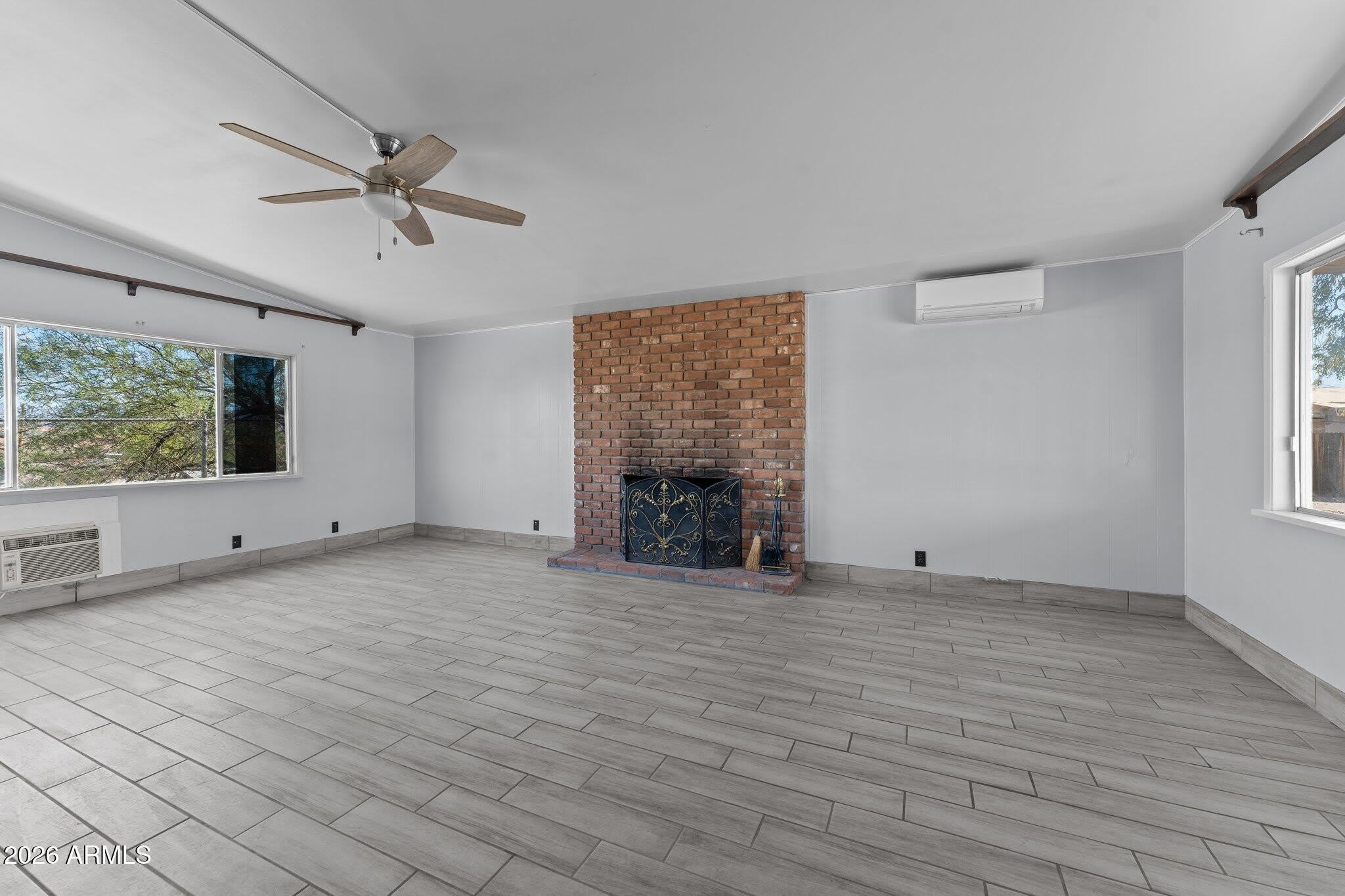 692 W Wickenburg Way – photo 2