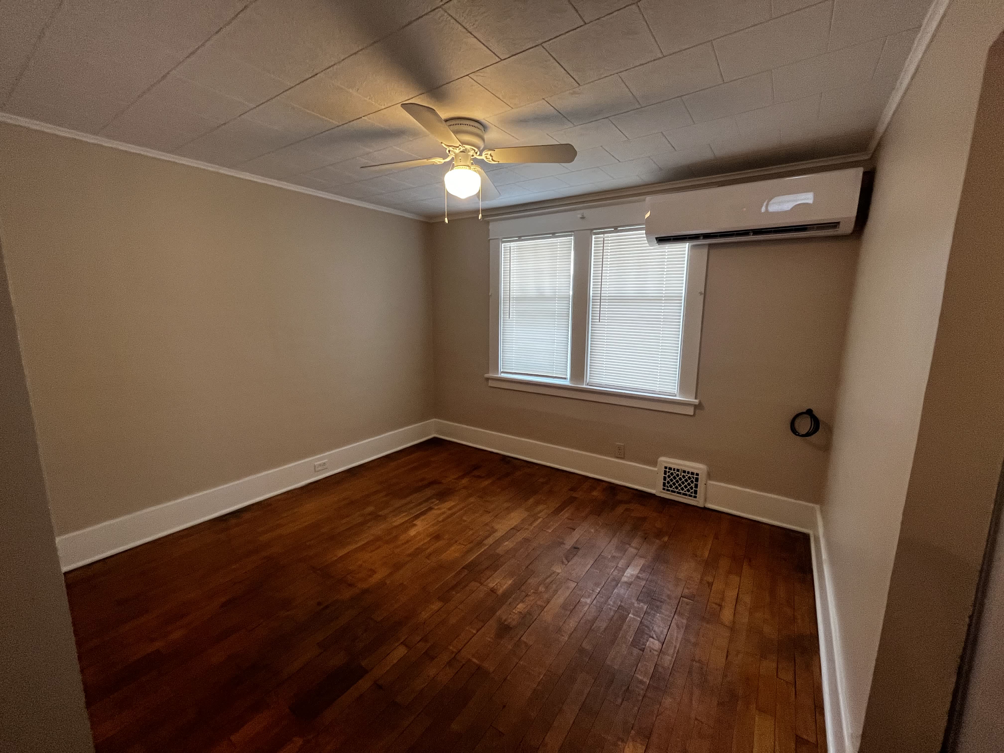 213 West Downie Street – photo 4