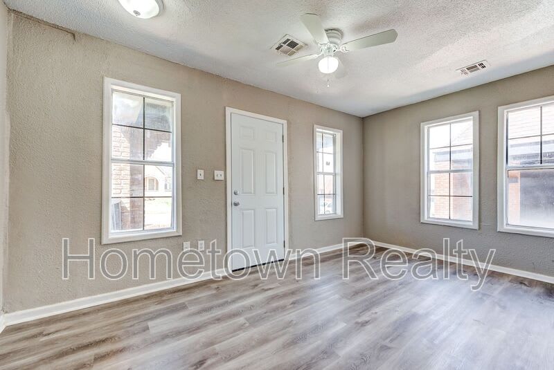 2122 N Glen Ellyn Street – photo 3