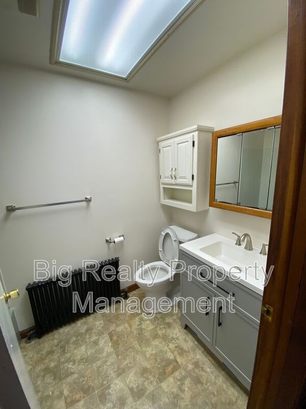 358 Hall St – photo 4