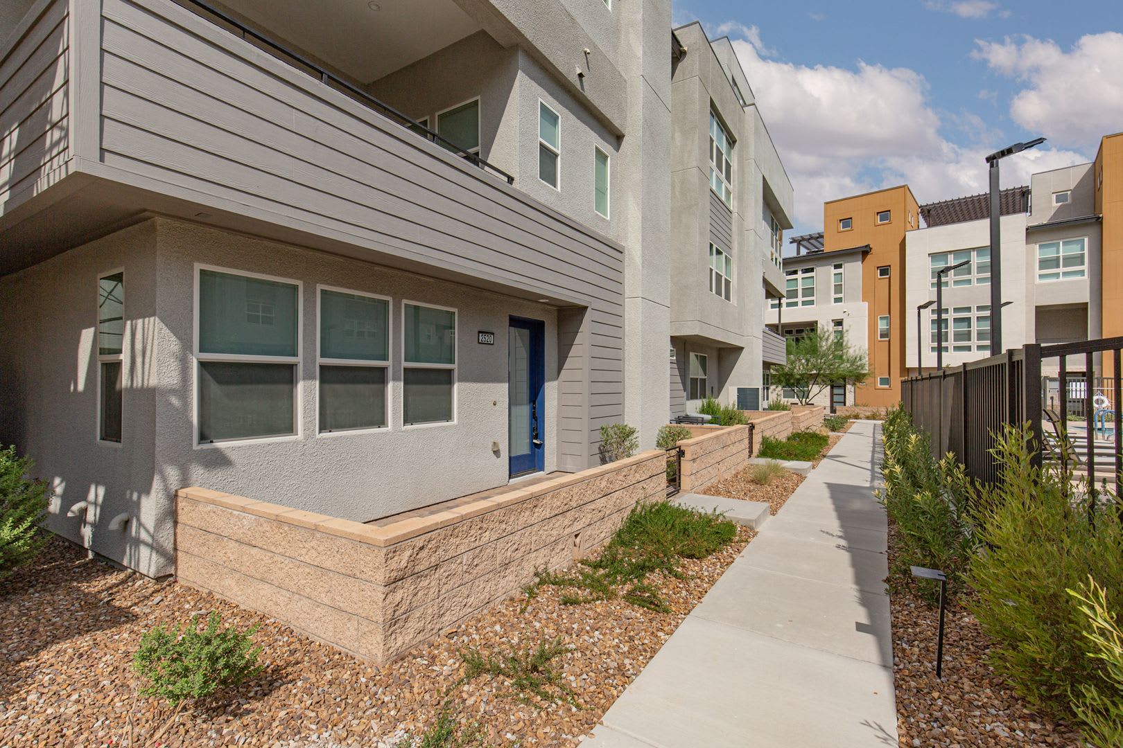 4 bedroom Upscale Townhome – photo 2