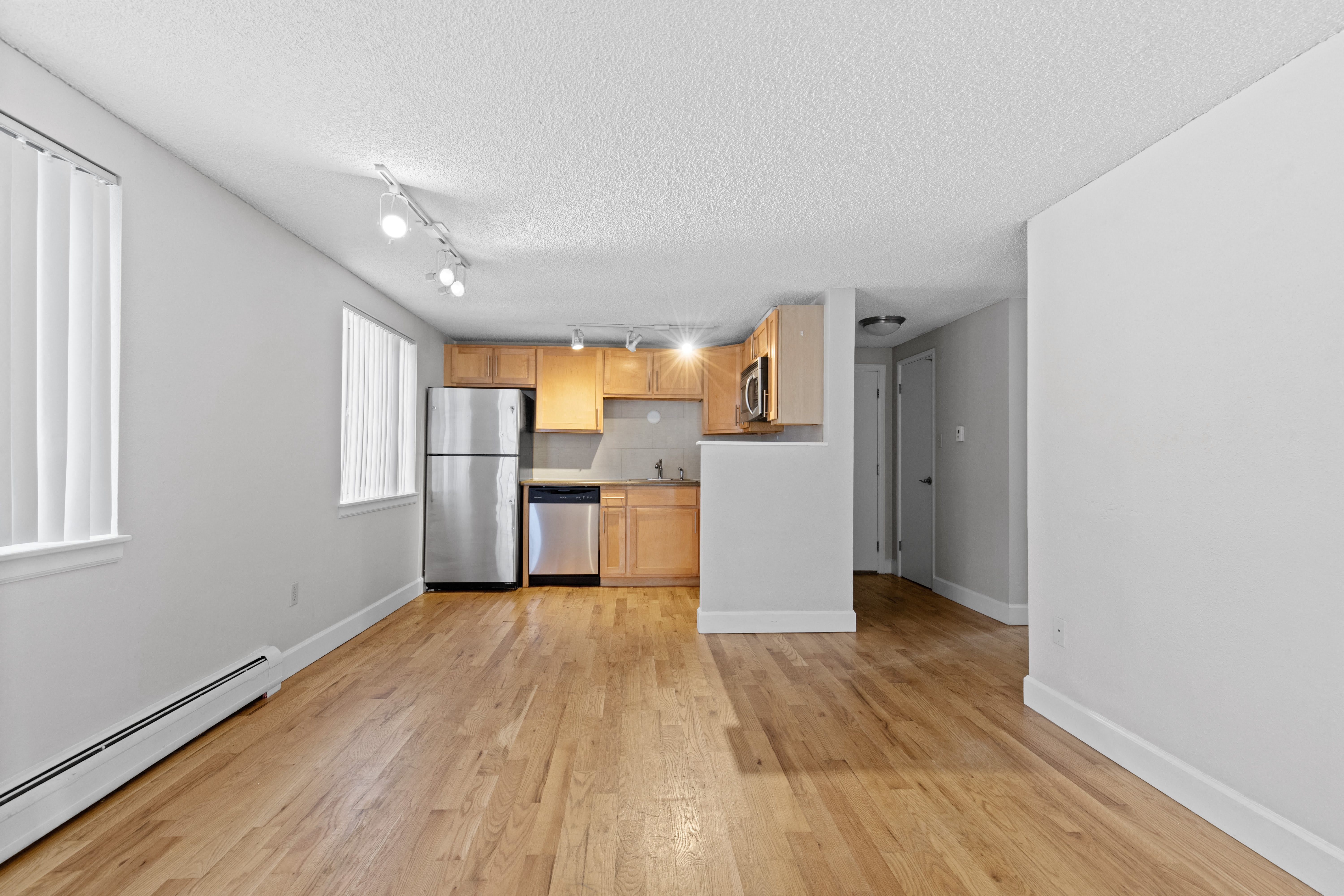 Lincoln Park Apartments – photo 2