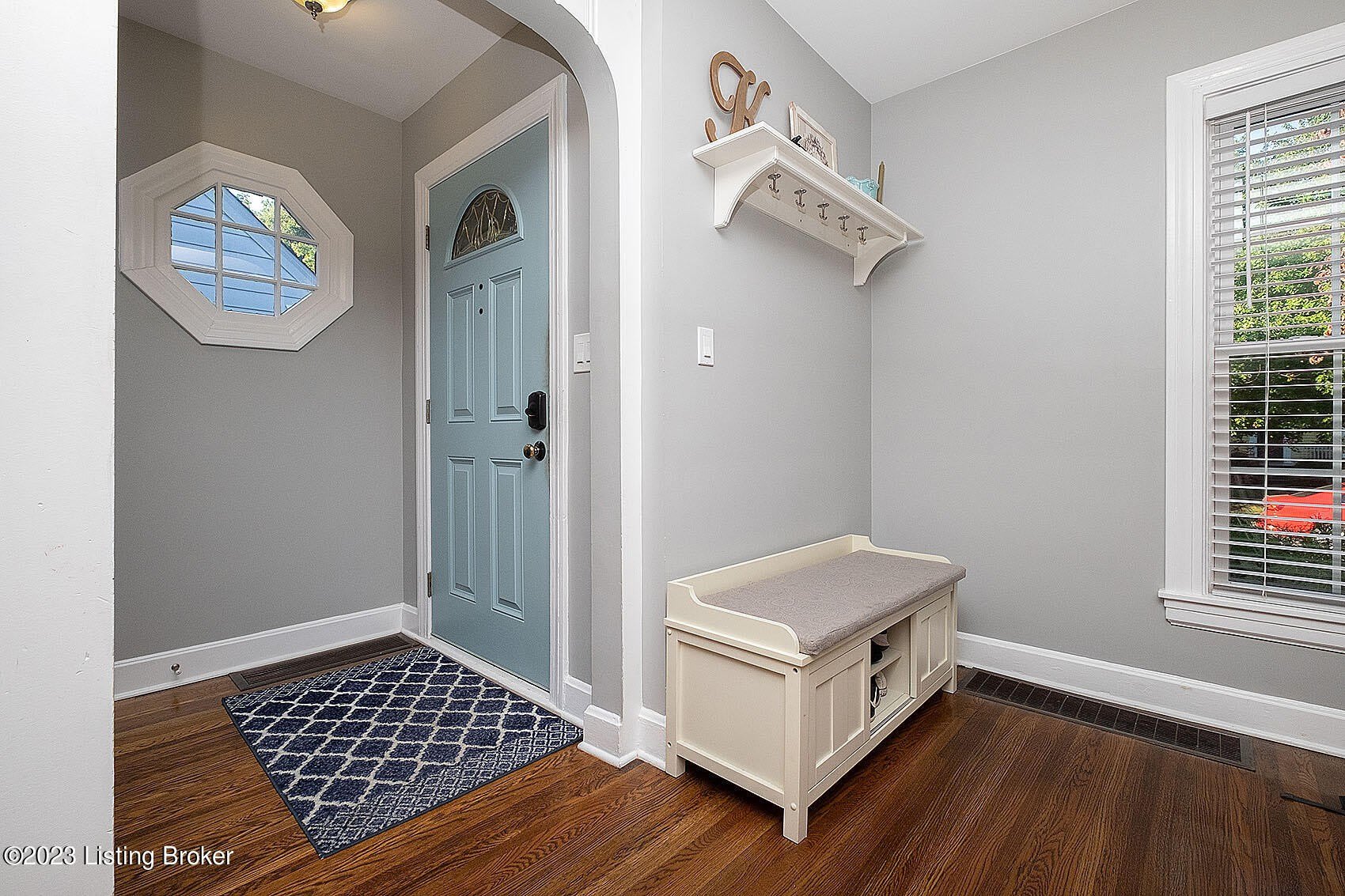 211 S Sherrin Ave – photo 2