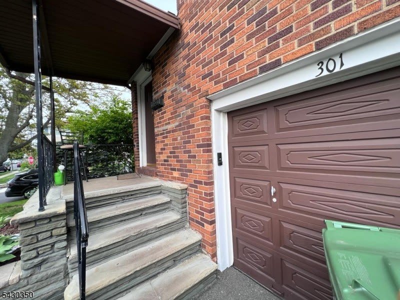 301 W Elm St – photo 3
