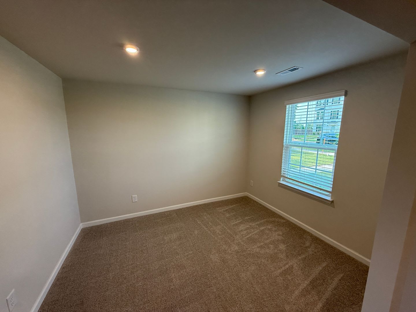 Beautiful Townhome – photo 3