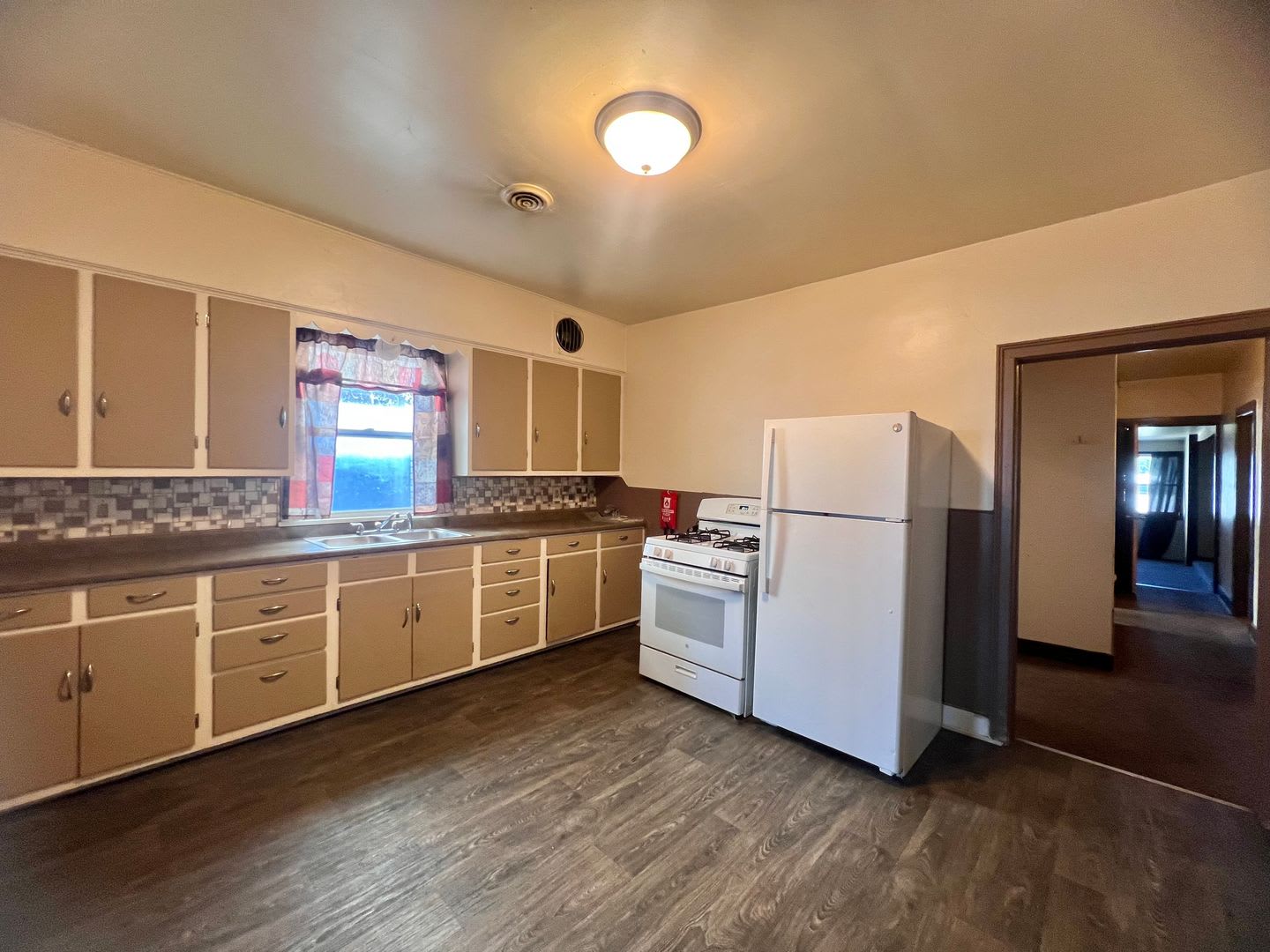 3 Bedroom Apartment For Rent – photo 2