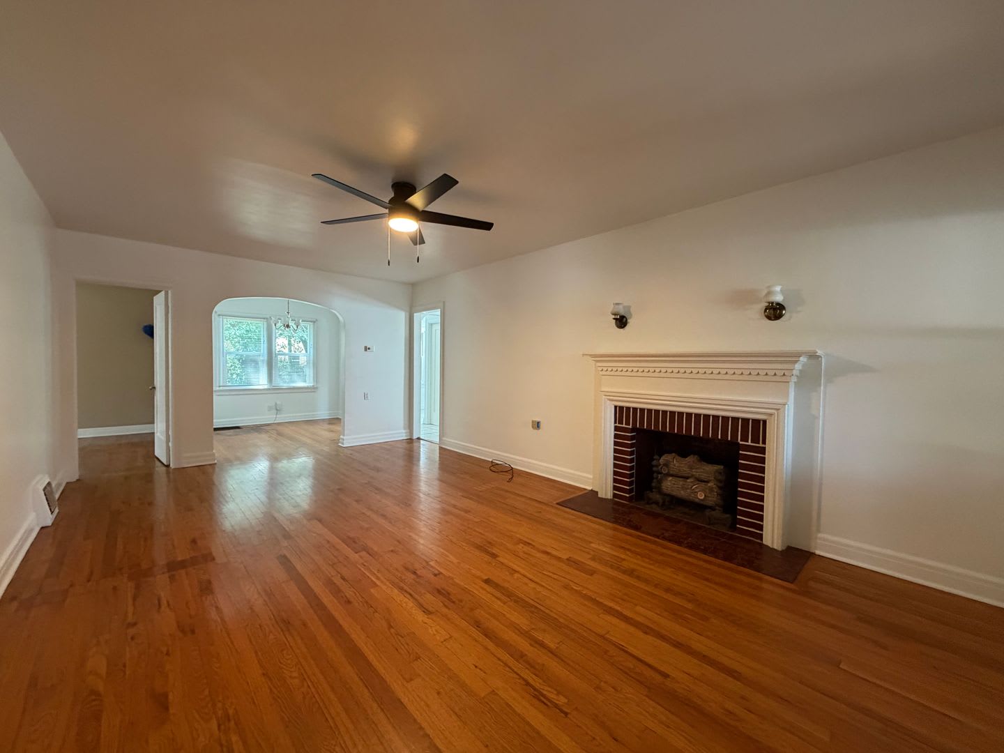Near Missouri State University and Walking Distance to Mercy Hospital – photo 2