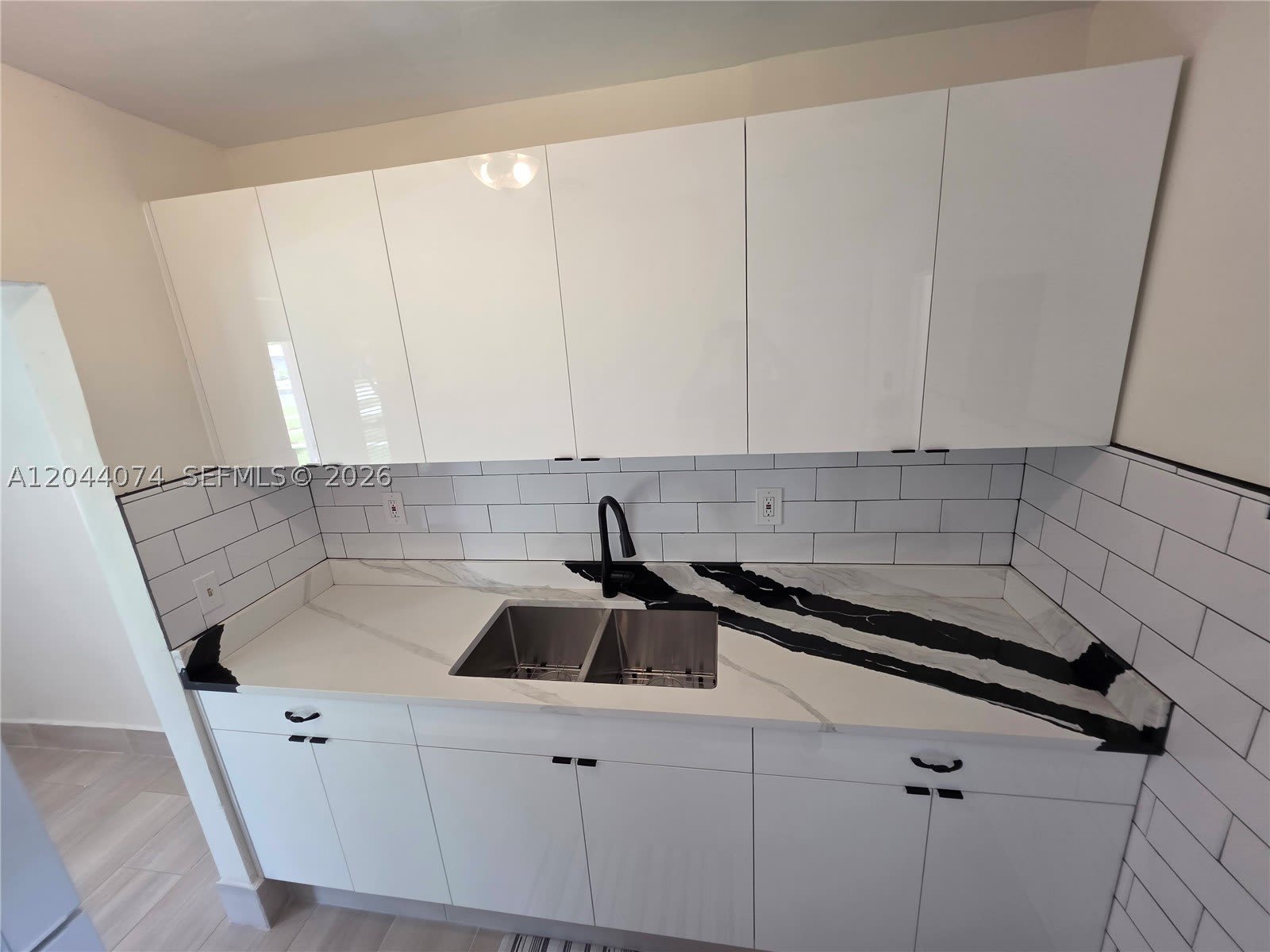 120 Ne 10Th Ave – photo 2