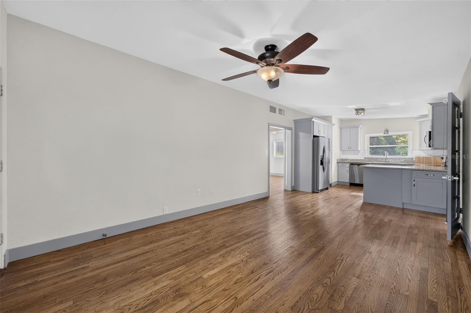 1317 CLOVERLAWN Avenue – photo 3