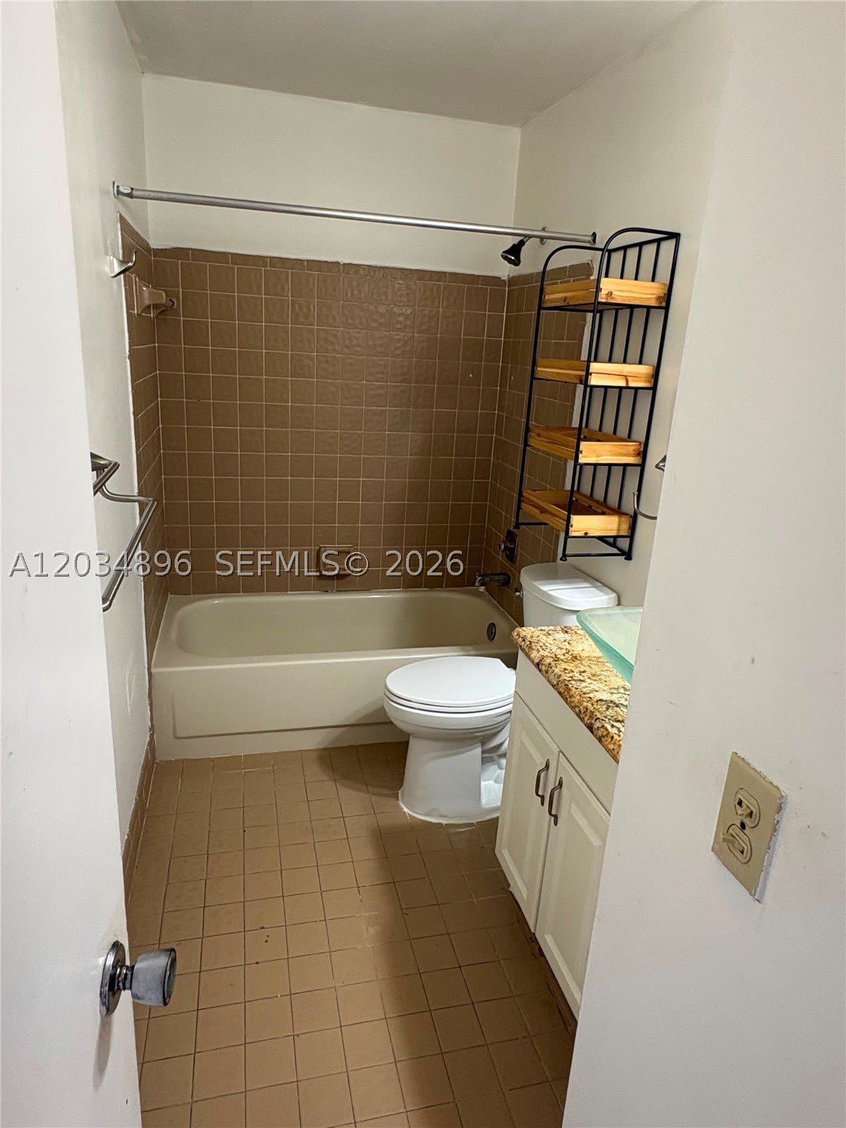 3819 SW 69th Ave – photo 5