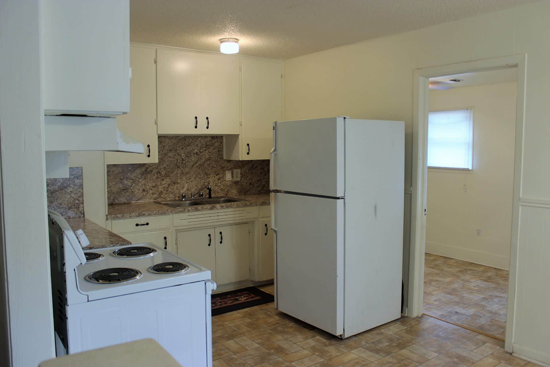 900 East Stone Street – photo 3