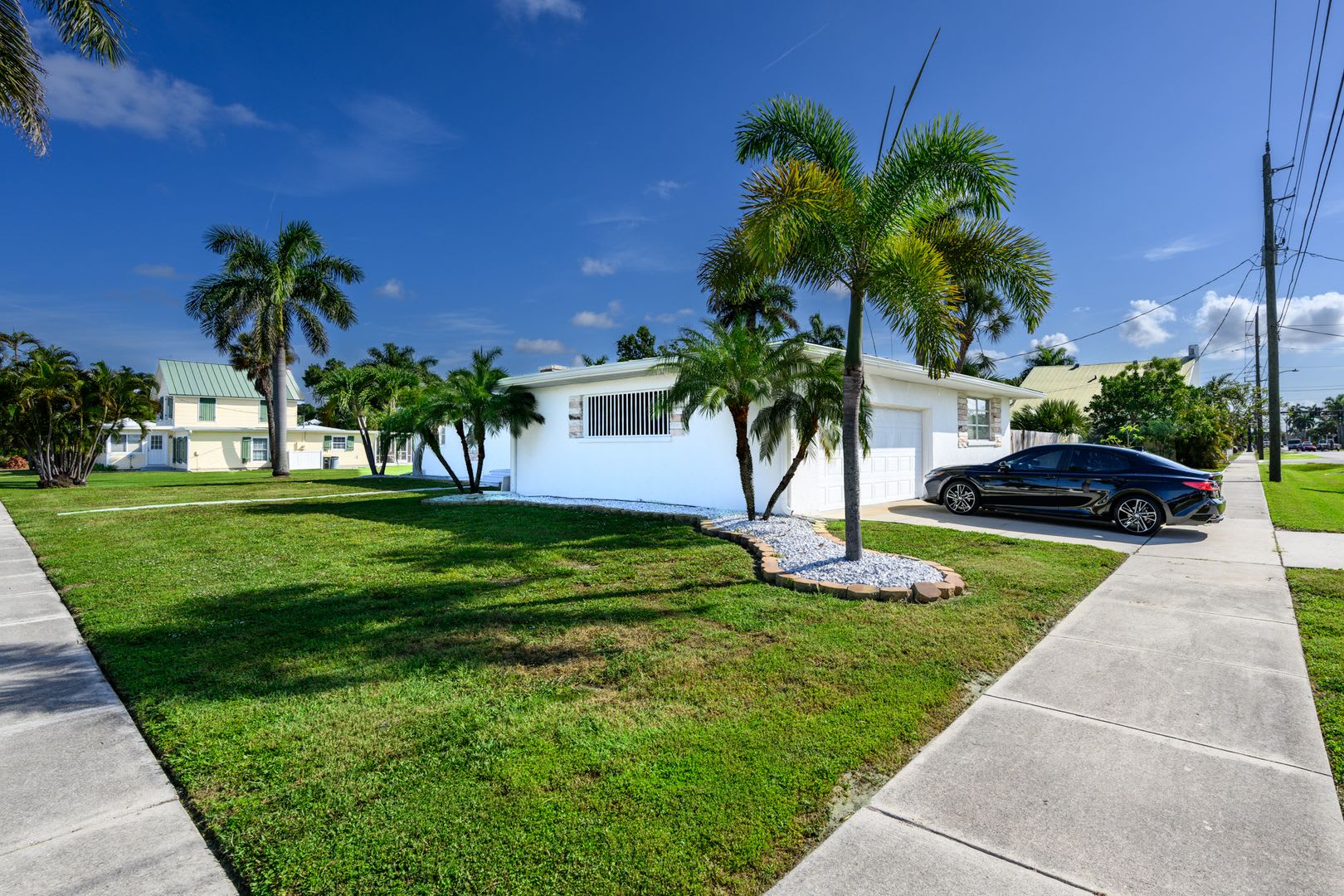 SEASONAL / SHORT-TERM RENTAL – Charming Downtown Punta Gorda Retreat – photo 2