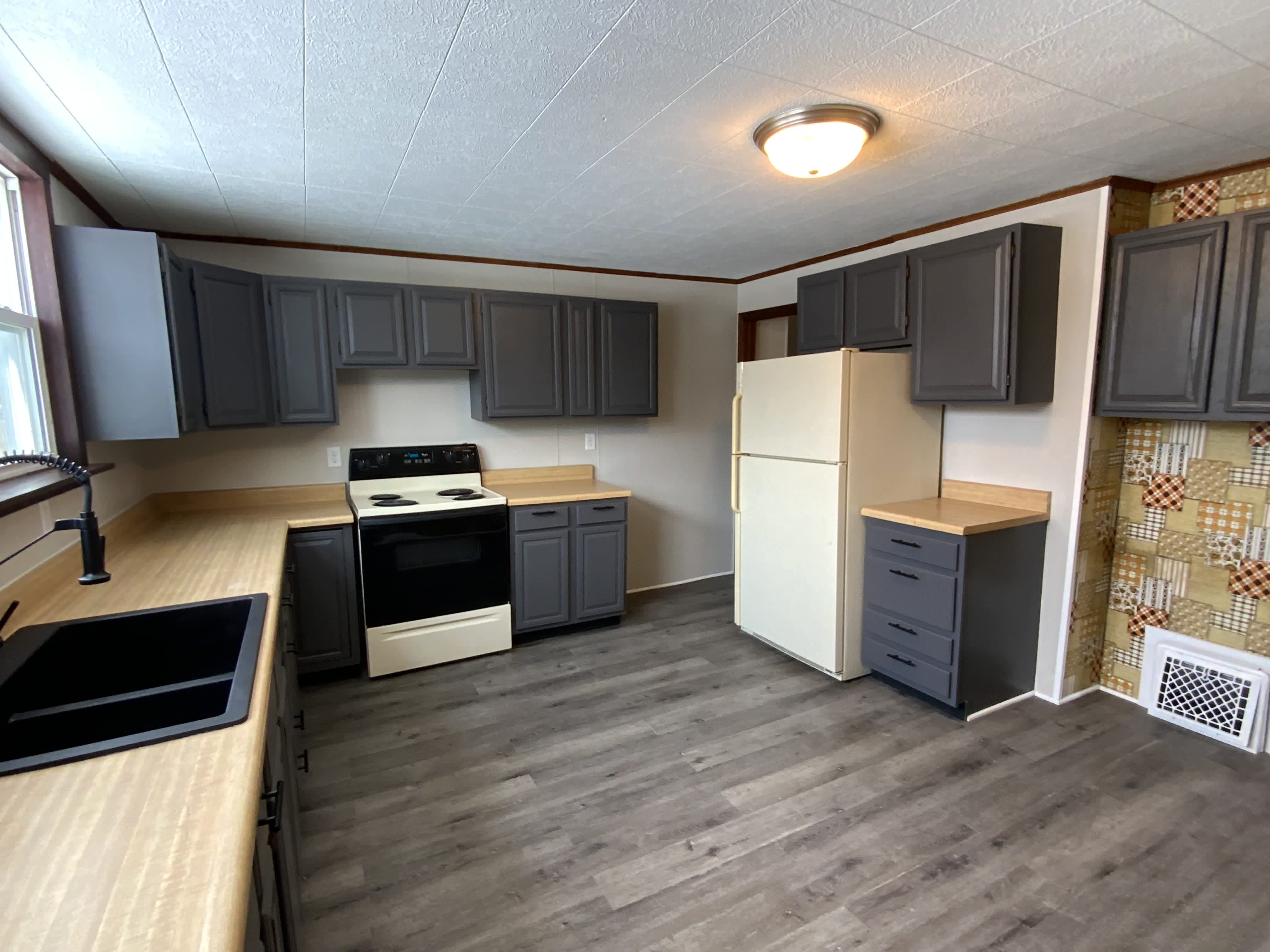 121 N 28th Ave W – photo 3