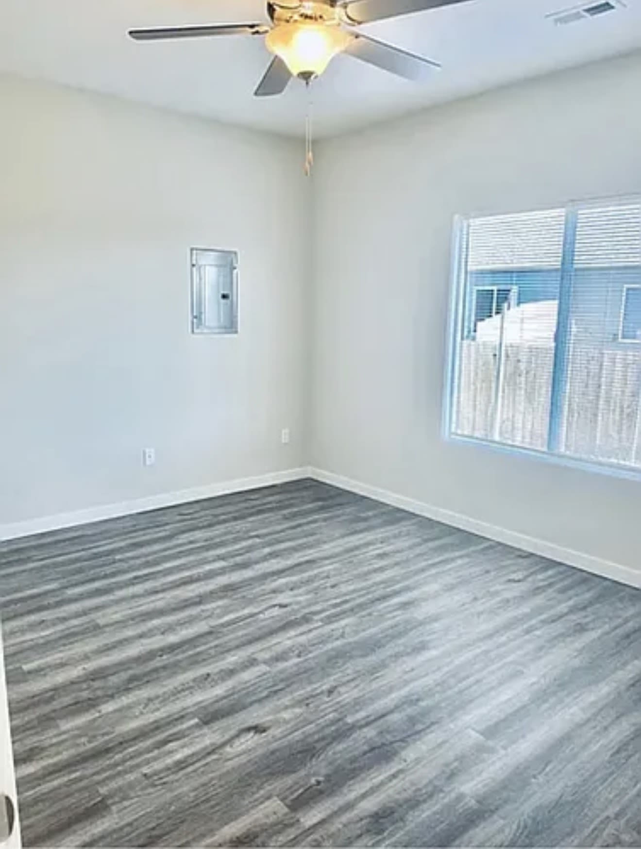 1613 E Redstem Ct – photo 2