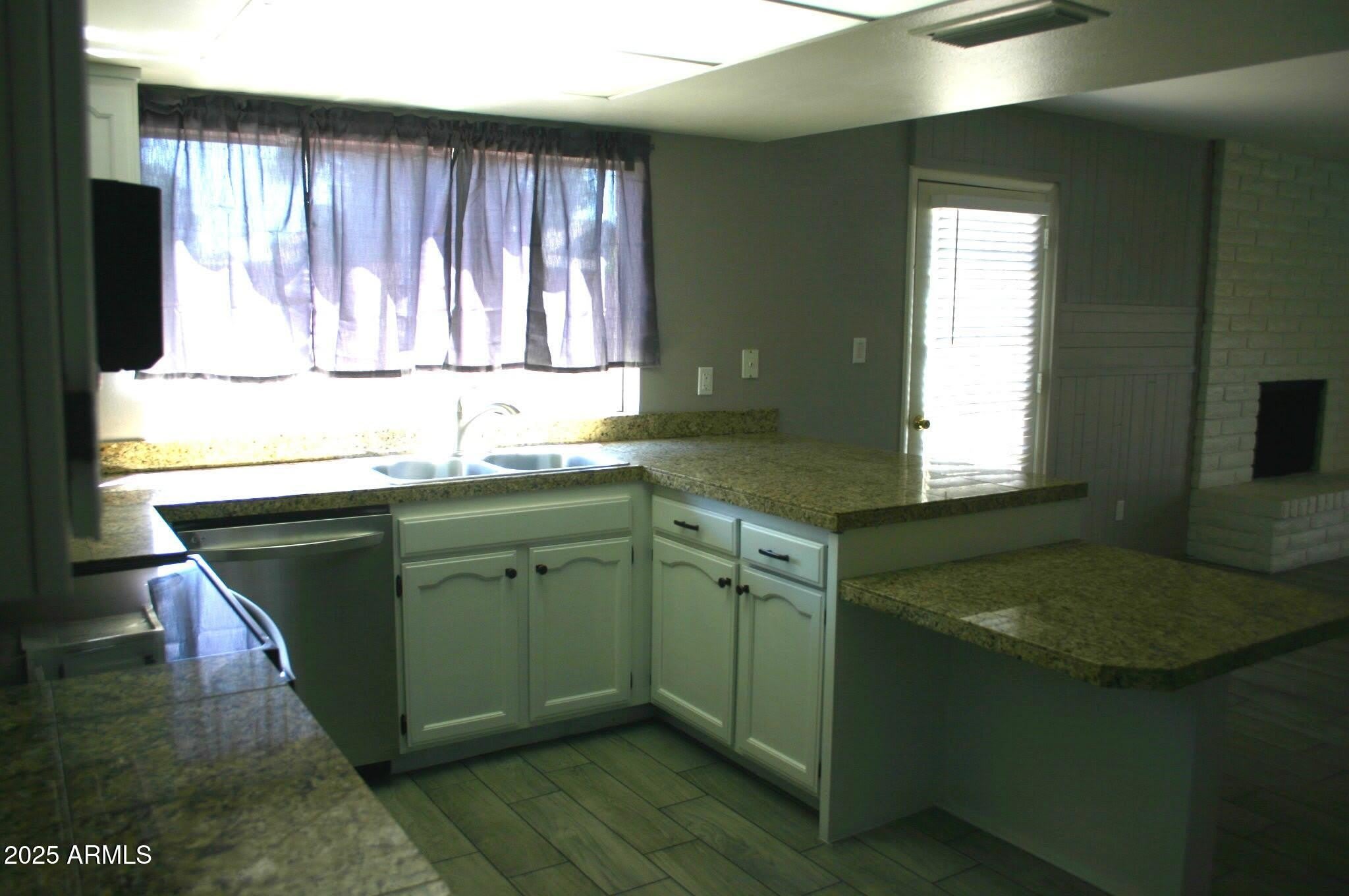 2217 S Las Flores – photo 4