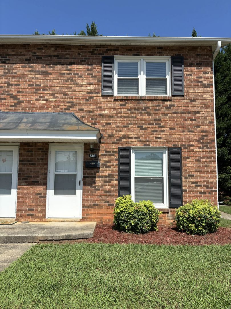 Convenient 2-Bedroom Kernersville Townhouse with Water Included – photo 1