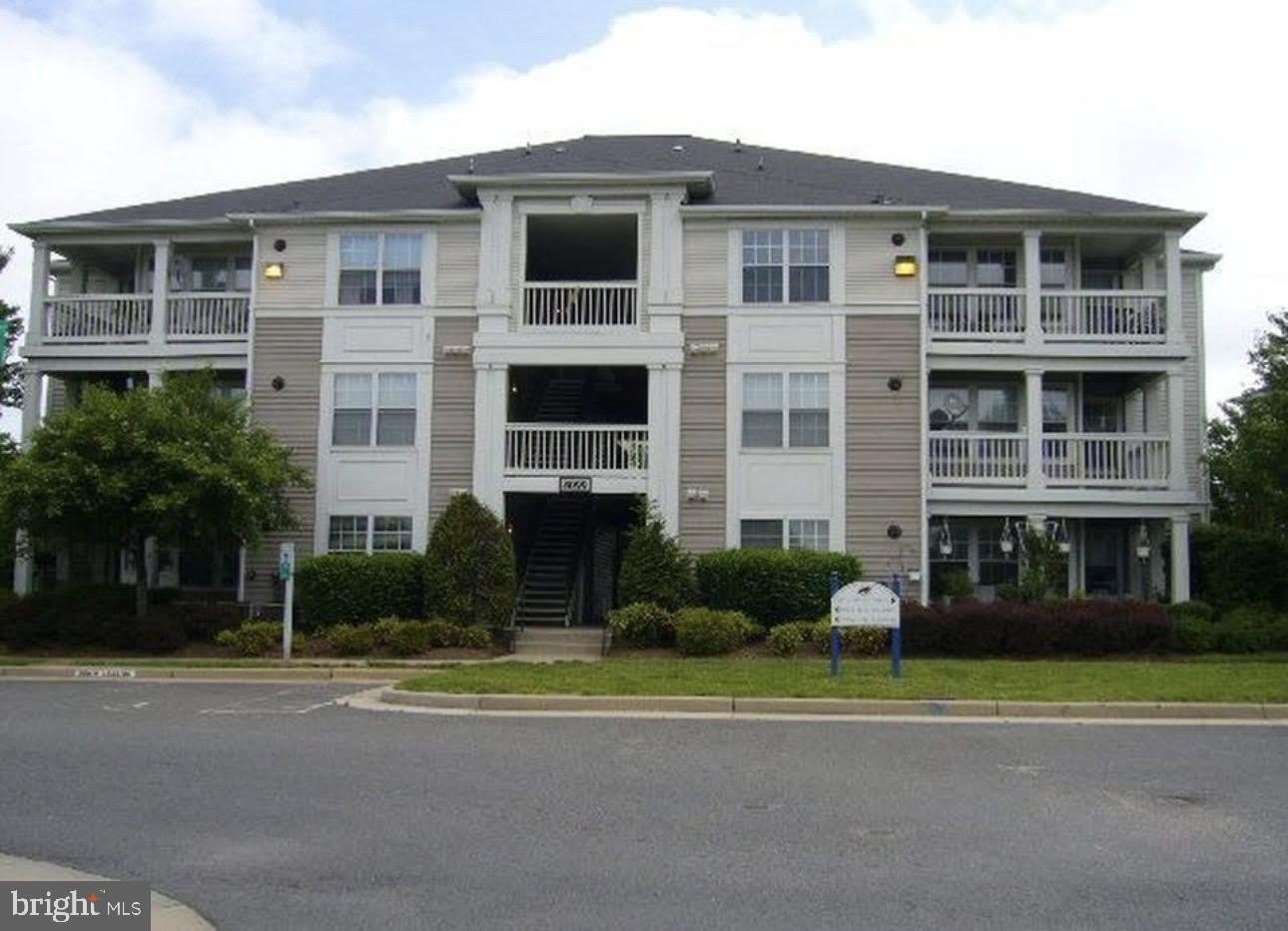 8095 LACY Drive – photo 2