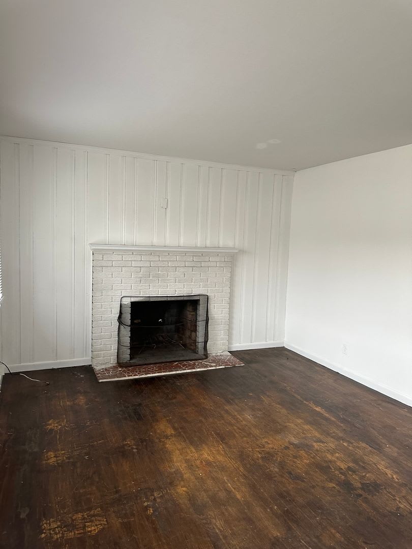 3203 Old Forest Rd – photo 3