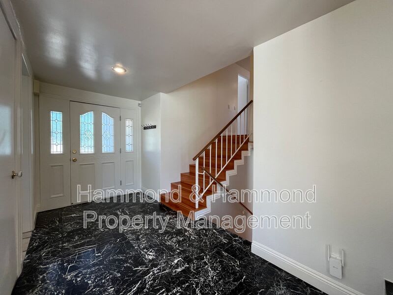 4527 Stark Ave. – photo 5