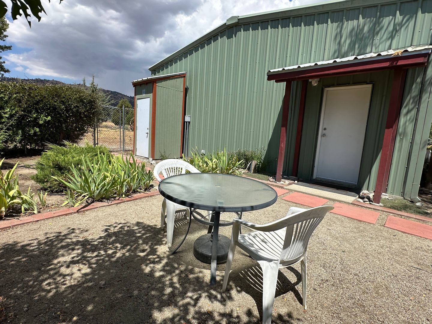 Furnished Studio READY NOW! electricity included! – photo 3