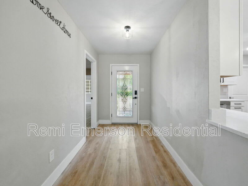 914 Houston Street – photo 4