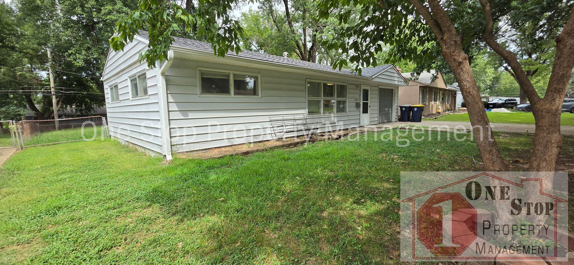 Freshly Updated 3 Bedroom / 1 Bathroom in Kansas City!! – photo 1