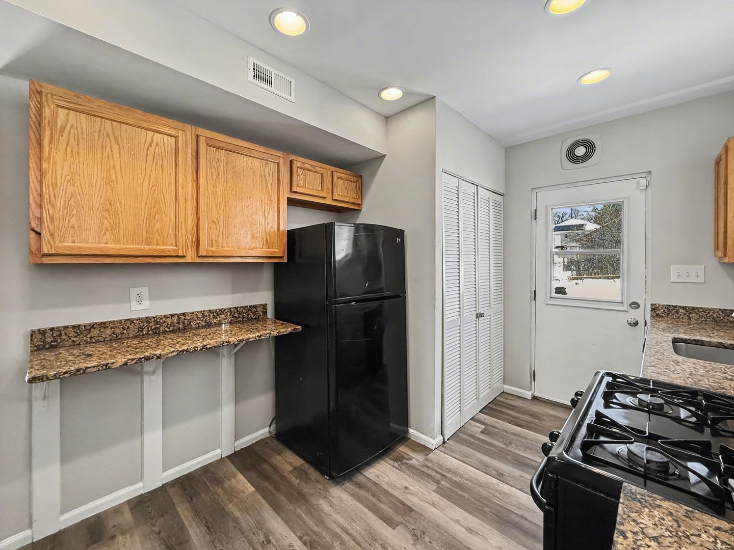 Refreshed 3BD 1BA Home with Parking! – photo 2
