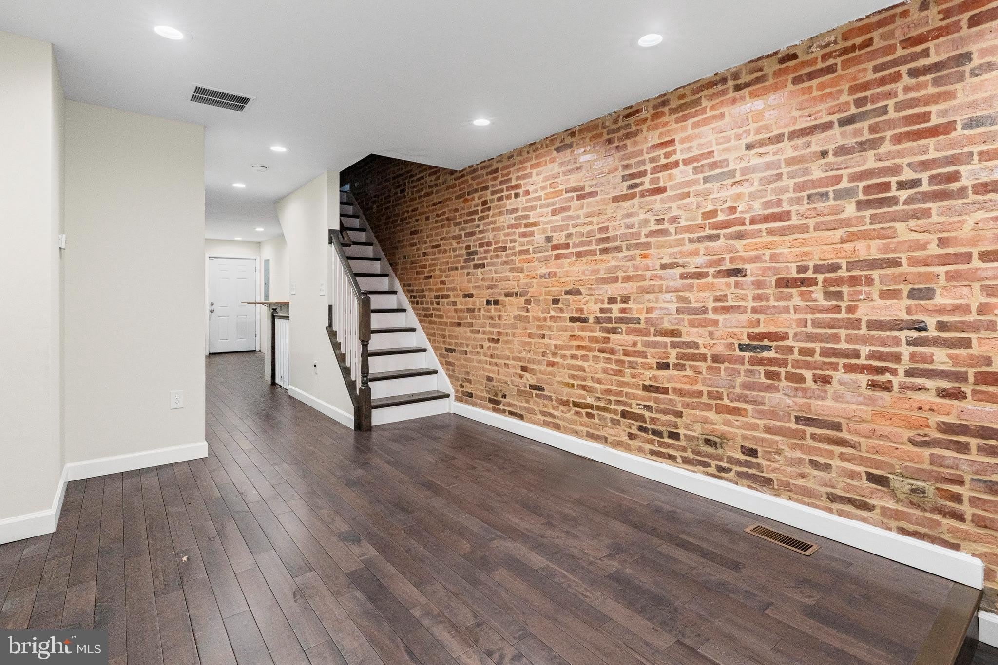 713 N Duncan Street – photo 4