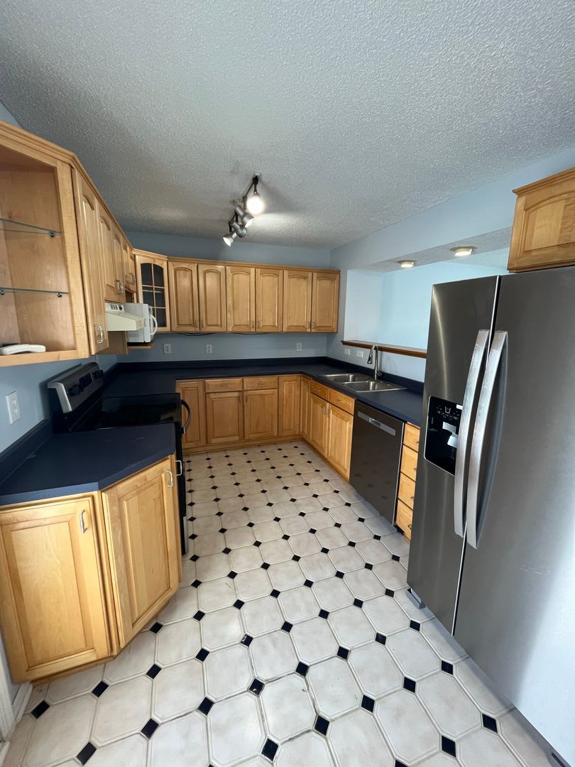 3-Bedroom, 1.5-Bathroom Home in Hilliard – photo 3