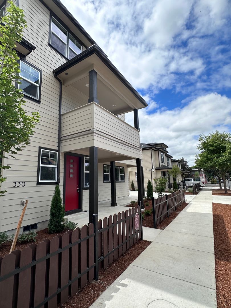 4 Bedroom 4 Bath New Townhome Every Bedroom Is Its Own Master Suite With Your Own Full Bathroom Walk In Closet And A C Unit Full Size Washer And Dryer In Your Unit – photo 5