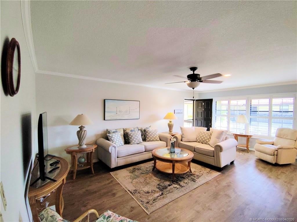 511 SW South River Drive – photo 4