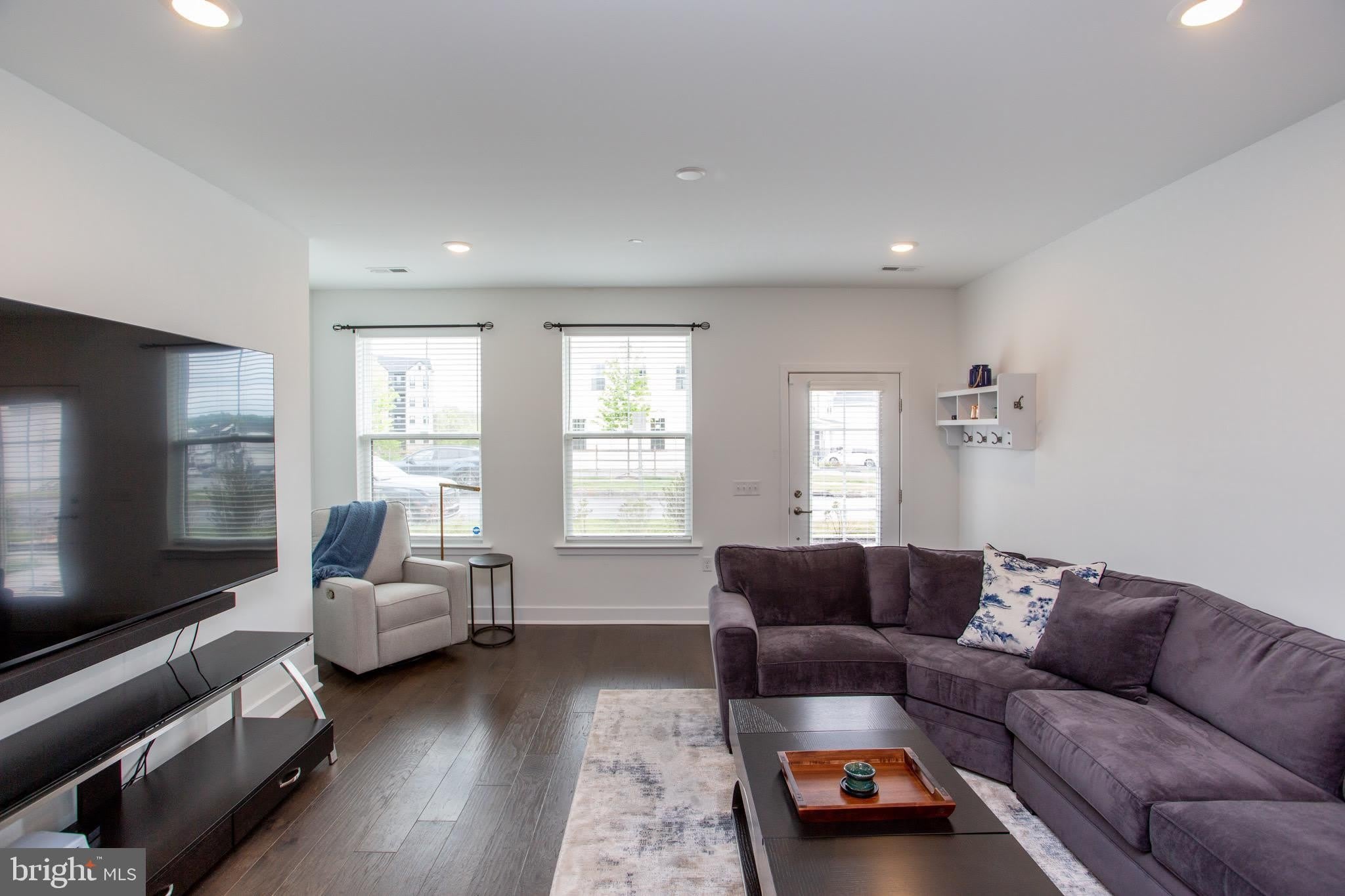 233 Lewis Fisher – photo 2